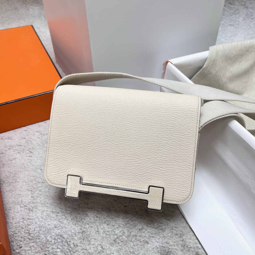 Hermes Geta Shoulder Bag In White Mysore Goatskin Leather